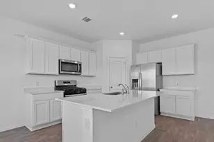 610 Globe Mallow Cir, Kyle, TX 78640 - Photo 6