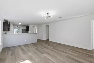 4001 Cressler Ln, Jarrell, TX 76537 - Photo 10