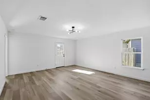 4001 Cressler Ln, Jarrell, TX 76537 - Photo 12