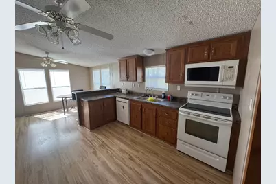 835 SW Hickory Street Street SW, Rockdale, TX 76567 - Photo 4