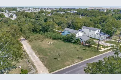 2305 Thrasher Lane, Austin, TX 78741 - Photo 4