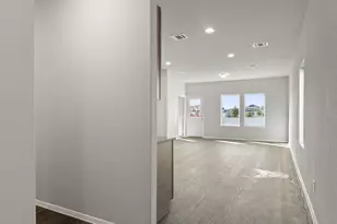 100 Daylily Dr, Elgin, TX 78621 - Photo 6