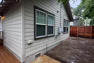 1916 E 10th St, Austin, TX 78702 - Photo 26