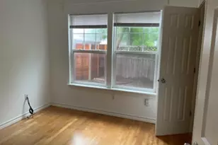 1916 E 10th St, Austin, TX 78702 - Photo 14