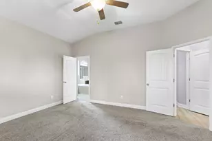 10824 Dinah Dr, Austin, TX 78748 - Photo 12