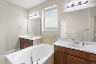 10824 Dinah Dr, Austin, TX 78748 - Photo 14