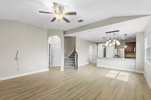 10824 Dinah Dr, Austin, TX 78748 - Photo 8