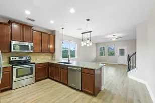 10824 Dinah Dr, Austin, TX 78748 - Photo 4