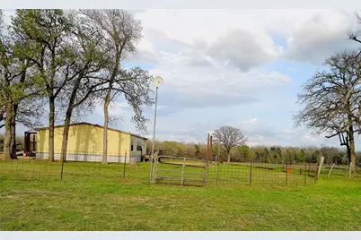 1042 Los Ranchitos Road, Cameron, TX 76520 - Photo 14