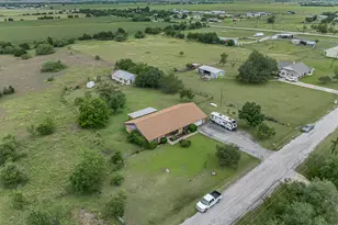 12800 Quarterhorse Dr, Elgin, TX 78621 - Photo 38