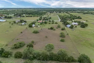 12800 Quarterhorse Dr, Elgin, TX 78621 - Photo 40