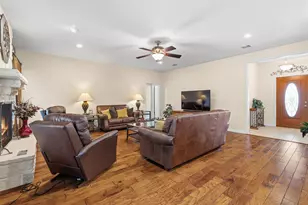 420 Rundberg Dr, Jarrell, TX 76537 - Photo 6