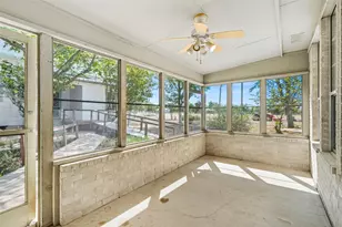 105 Davis Dr, Thorndale, TX 76577 - Photo 32