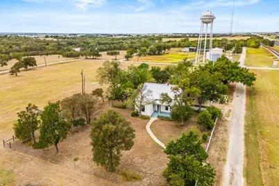 105 Davis Drive, Thorndale, TX 76577 - Photo 38