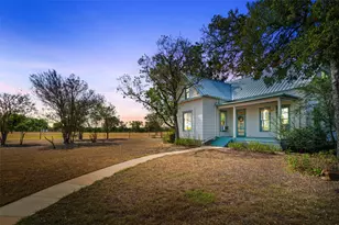 105 Davis Dr, Thorndale, TX 76577 - Photo 6