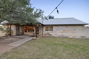 21301 Kathy Ln, Spicewood, TX 78669 - Photo 8