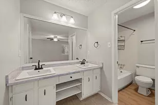 12233 Forsythe Dr, Austin, TX 78759 - Photo 18