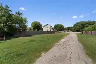 348 Spillway Dr, Kyle, TX 78640 - Photo 32