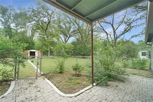 1222 W Hopkins St, San Marcos, TX 78666 - Photo 32