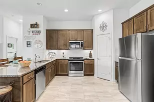 266 Finstown St, Hutto, TX 78634 - Photo 12