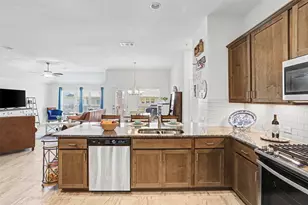 266 Finstown St, Hutto, TX 78634 - Photo 14