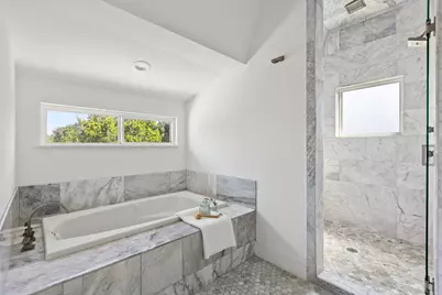 1182 Oakgrove Avenue #A, Austin, TX 78702 - Photo 34