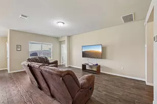 109 San Bernard Trl, Hutto, TX 78634 - Photo 8