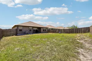 109 San Bernard Trl, Hutto, TX 78634 - Photo 26
