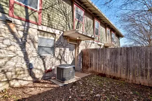 1704 E M. Franklin Ave, Austin, TX 78721 - Photo 16