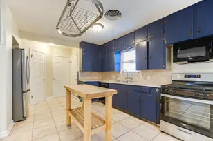 208 Braeswood Rd, Austin, TX 78704 - Photo 8