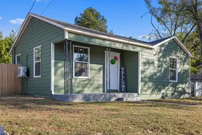 836 W Bell Avenue, Rockdale, TX 76567 - Photo 2