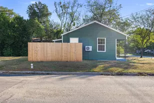 836 W Bell Ave, Rockdale, TX 76567 - Photo 16