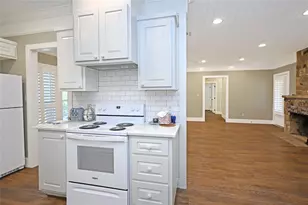 2221 Gruene Rd Rd, New Braunfels, TX 78130 - Photo 16