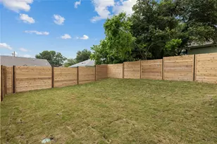 1117 Lawson Ln, Austin, TX 78702 - Photo 18
