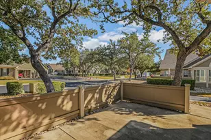 30 Wildwood Dr, Georgetown, TX 78633 - Photo 2