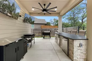 460 Constitution Wy, Kyle, TX 78640 - Photo 32