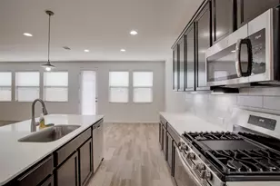 9201 White Coral Dr, Austin, TX 78729 - Photo 10