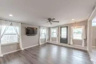 505 W Crestland Dr, Austin, TX 78752 - Photo 4