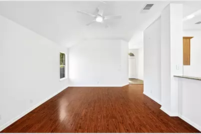 196 Musgrav, Kyle, TX 78640 - Photo 4