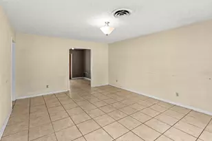 160 Gaeke St, Giddings, TX 78942 - Photo 14