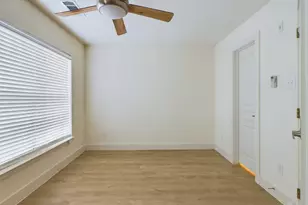 711 W 32nd St, Austin, TX 78705 - Photo 34