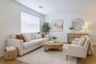 711 W 32nd St, Austin, TX 78705 - Photo 2