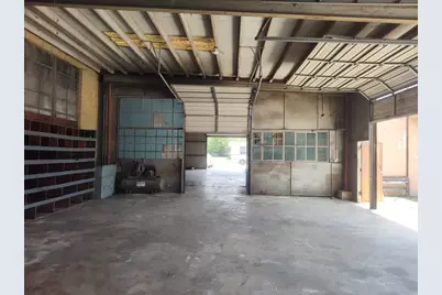 219 E 3rd Street, Taylor, TX 76574 - Photo 4