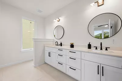 2309 Montopolis Drive #7, Austin, TX 78741 - Photo 18