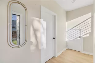 2309 Montopolis Dr, Austin, TX 78741 - Photo 2