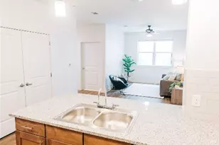 7051 Meadow Lake Blvd, Austin, TX 78744 - Photo 20