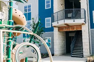 7051 Meadow Lake Blvd, Austin, TX 78744 - Photo 8