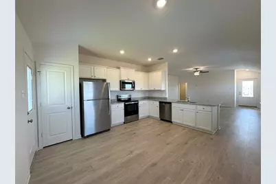 128 Paria Court, Jarrell, TX 76537 - Photo 4