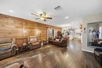 385 S Caldwell Street, Giddings, TX 78942 - Photo 14