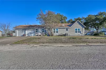 385 S Caldwell Street, Giddings, TX 78942 - Photo 6
